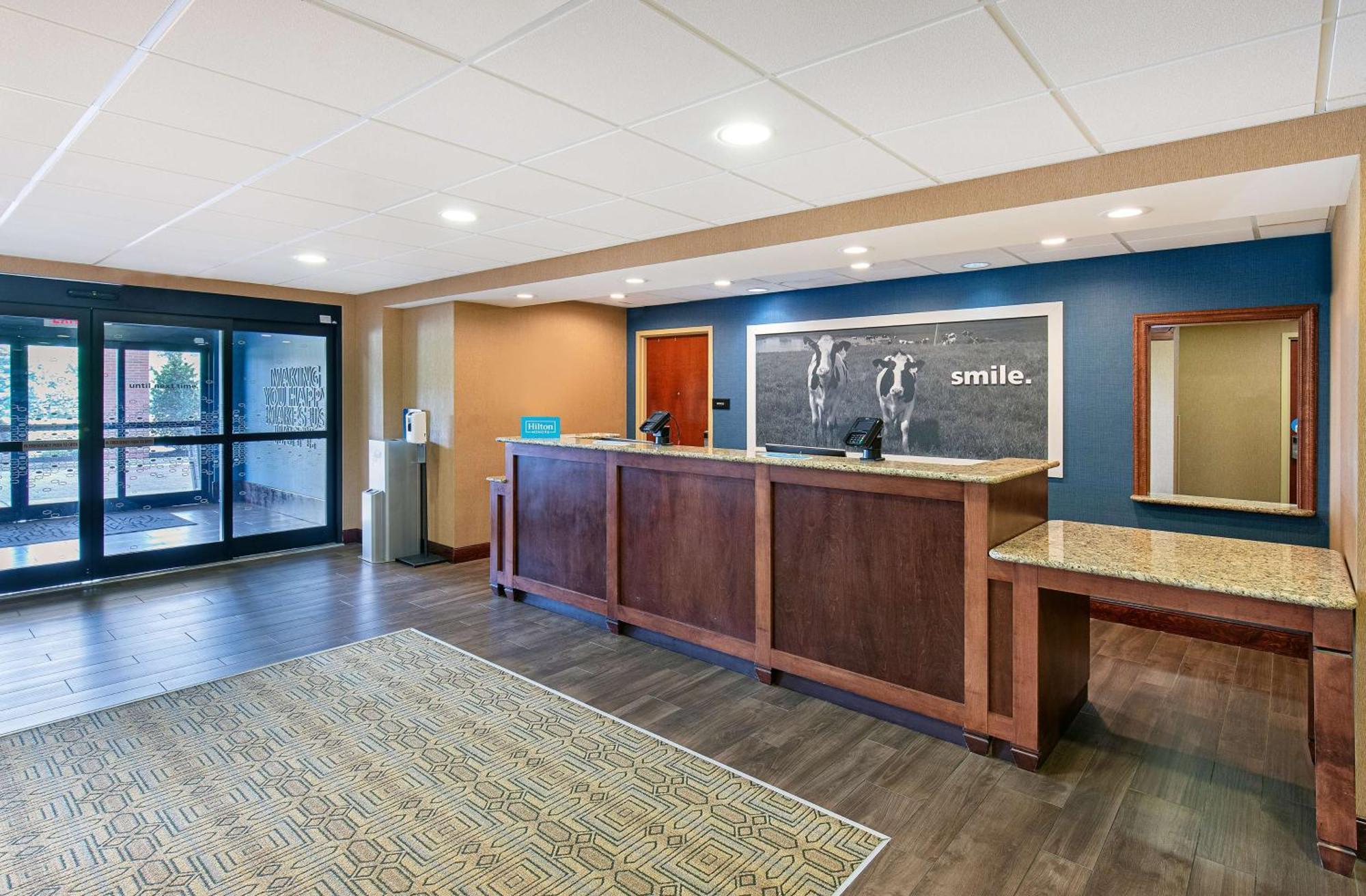 Hampton Inn & Suites Madisonville Exteriér fotografie